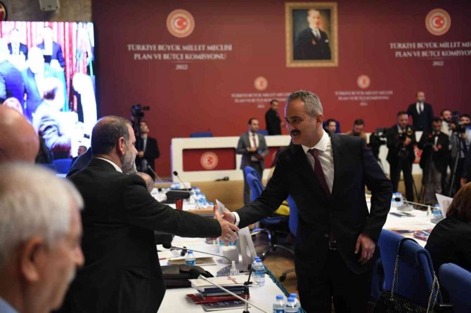 Bakan Özer: “Kayıt Dışı Öğrenci Çağ Nüfusu İçin Takip Sistemi Kurarak, Herkesin Eğitimle Buluşmasını Sürdürülebilir Kılacağız”