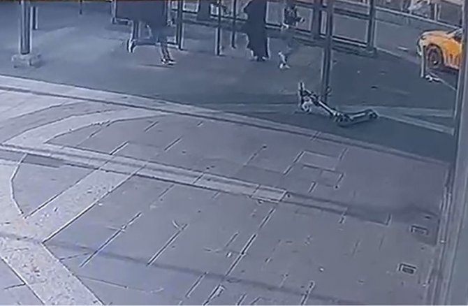 İ̇stanbul’da Bir Adam Sevgilisini Vurarak İntihar Etti
