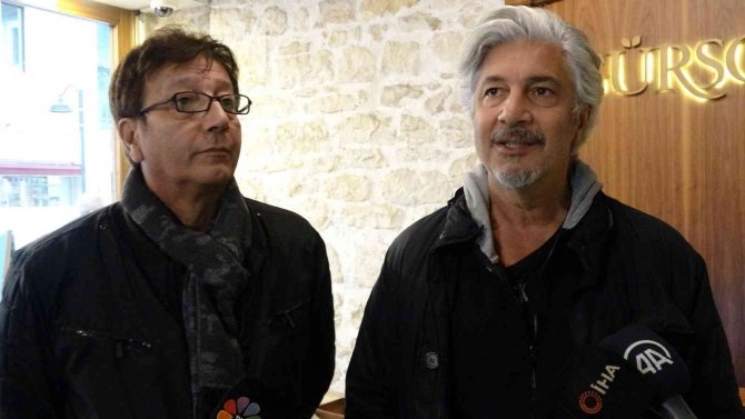 Uygur Kardeşler: “Pandemide Sahneleri Çok Özlemişiz, Tüm Oyunlarımız Dolu Geçiyor”