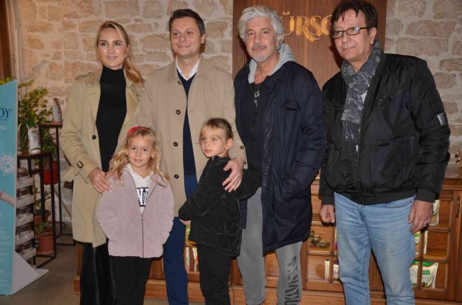 Uygur Kardeşler: “Pandemide Sahneleri Çok Özlemişiz, Tüm Oyunlarımız Dolu Geçiyor”