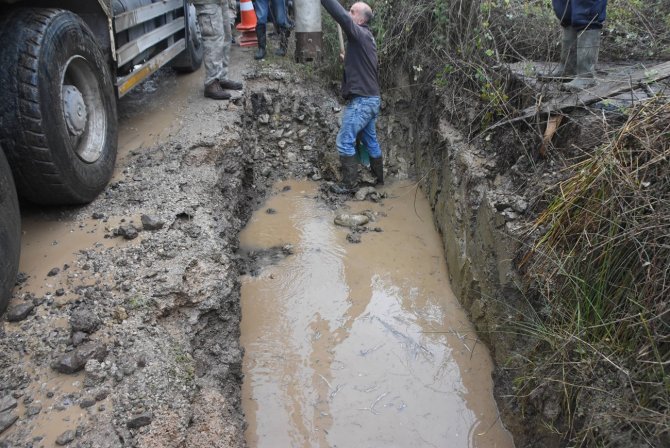 Sinop’ta Heyelan Ana Su Borusuna Zarar Verdi, Şehirde Sular Kesildi