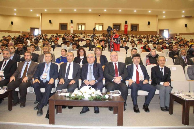 Scü Rektörü Yıldız: "Şemseddin Sivasi Büyük Bir İlim Adamıdır"