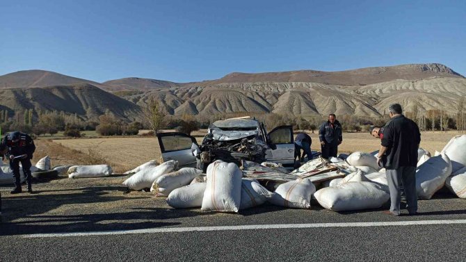 Sivas’ta Feci Kaza: Uzman Çavuş Hayatını Kaybetti 5 Kişi Yaralandı