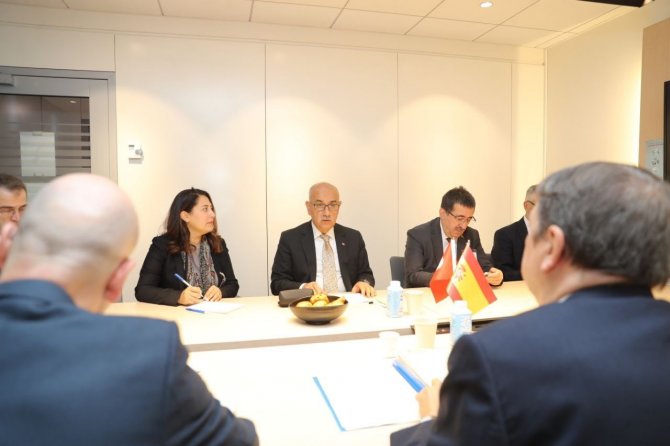 Tarım Ve Orman Bakanı Kirişci, İ̇spanyalı Mevkidaşı Puchades’le Bir Araya Geldi