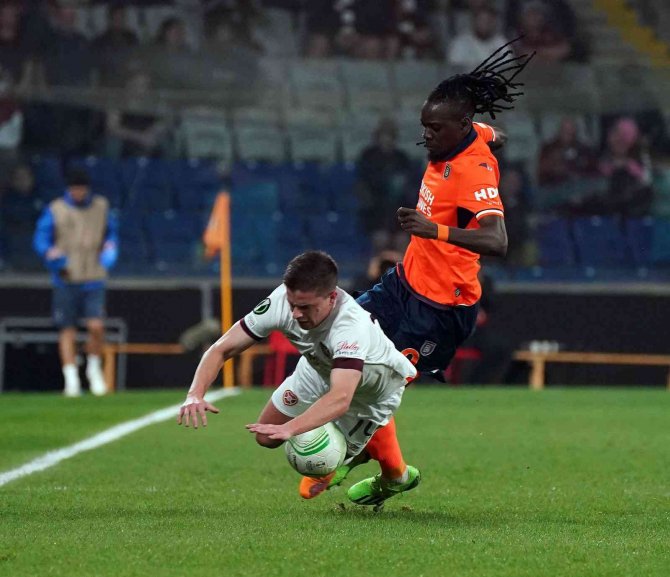 Uefa Avrupa Konferans Ligi: Medipol Başakşehir: 2 - Hearts: 0 (İ̇lk Yarı)
