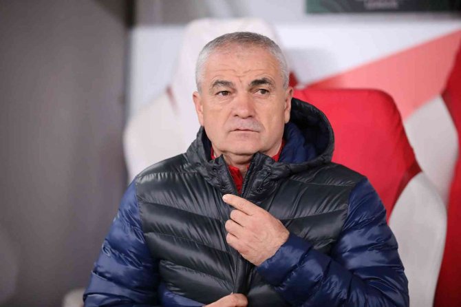 Uefa Avrupa Konferans Ligi: Slavia Prag: 0 - Sivasspor: 1 (İ̇lk Yarı)