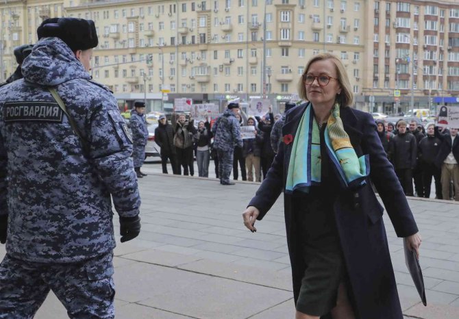 İ̇ngiltere’nin Moskova Büyükelçisi Bronnert, Rusya Dışişleri Bakanlığına Çağrıldı
