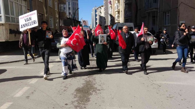 Vanlı Anne: “Pkk’yı Bitirmeden Durmayacağız”