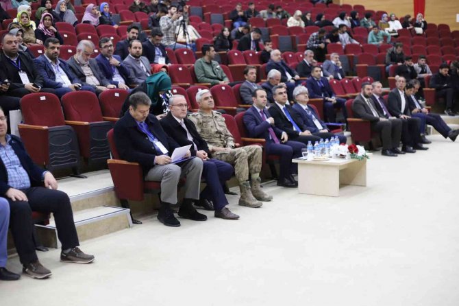 6. Uluslararası Ahmed-i Hani Sempozyumu, “Ahlak Ve İ̇nşâ” Teması İle Başladı