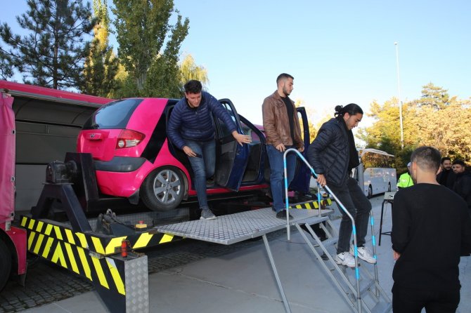 Agü’de Emniyet Kemeri Simülasyon Eğitimi
