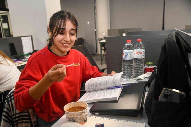 Sınav Haftasında İ̇nce Memed Kütüphanesi 24 Saat Açık