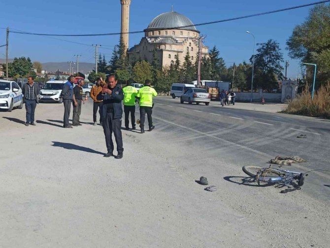 Arazi Aracıyla Çarpışan Bisiklet İkiye Bölündü, Sürücüsü Öldü