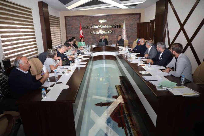 Ağrı’da ’Eğitimde İ̇yi Örnekler Yarışması’na Başvuran Öğretmenlerin Projeleri Değerlendirildi