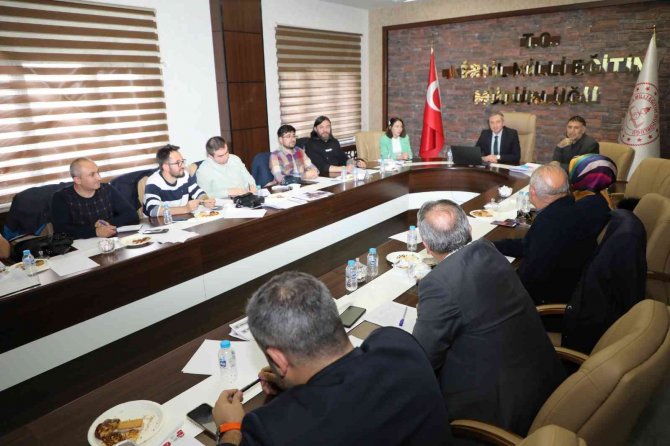 Ağrı’da ’Eğitimde İ̇yi Örnekler Yarışması’na Başvuran Öğretmenlerin Projeleri Değerlendirildi