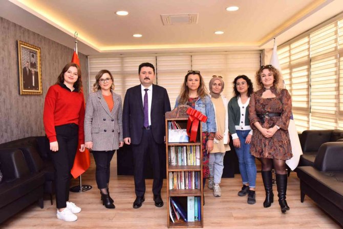 Başkan Avcı’dan Çekilişle Kütüphane Hediyesi