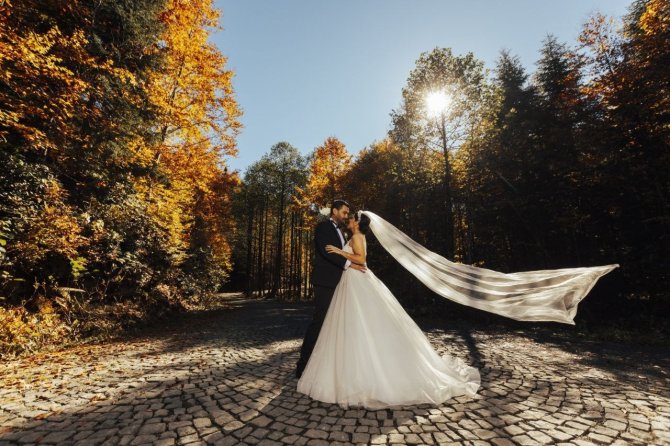 Borçka-karagöl Sonbaharda Düğün Çekimlerinin Gözde Mekanı