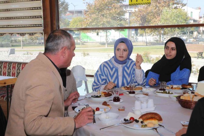 Bu İlçede Üniversite Öğrencileri Evsiz Kalmıyor