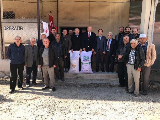 Çavdarhisar’da 843 Çiftçiye 102 Ton Sertifikalı Arpa Ve Tohumu Dağıtıldı