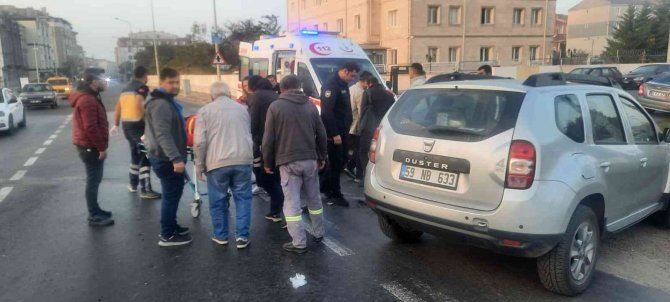 Otomobil İle Elektrikli Bisiklet Çarpıştı: 1 Yaralı