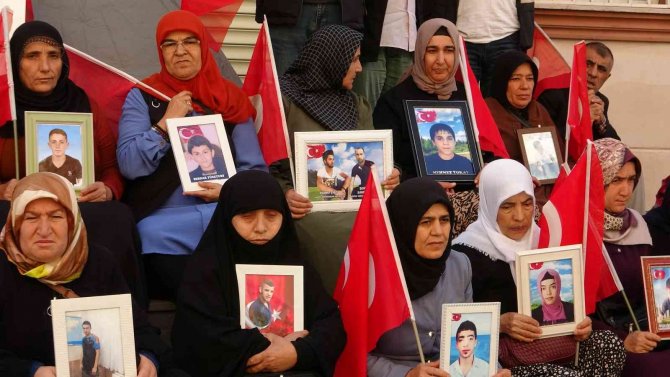 Evlat Hasreti Bin 159 Gündür Devam Ediyor