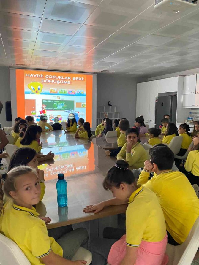 Bayrampaşa Belediyesi’nden Minik Öğrencilere ‘Geri Dönüşüm’ Eğitimi