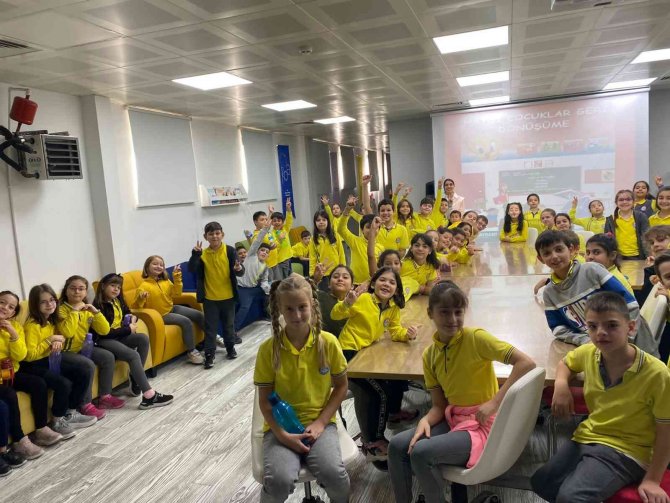 Bayrampaşa Belediyesi’nden Minik Öğrencilere ‘Geri Dönüşüm’ Eğitimi