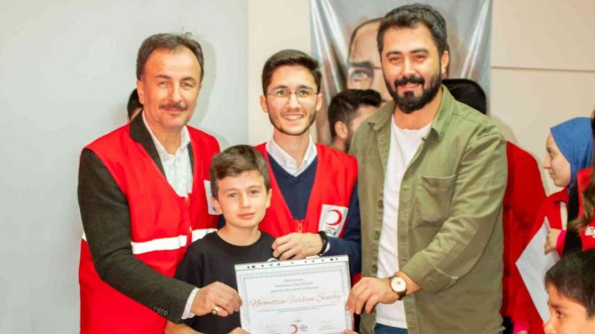 Kızılay Haftası Dolayısıyla Çocuklara Bilgilendirici Eğitim Düzenlendi