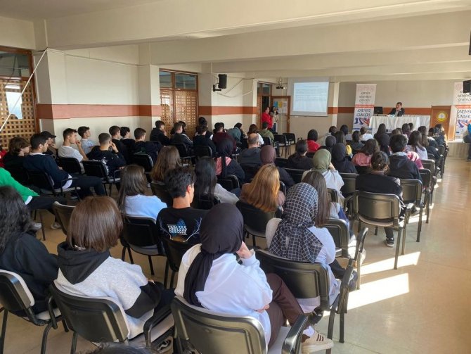 Öğrencilerin Kariyer Günleri Sürüyor