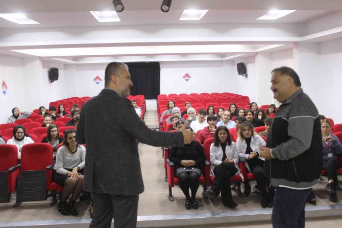 Kariyer Yolculuğundaki Gençler Hem Eğlendi Hem Motive Edildi