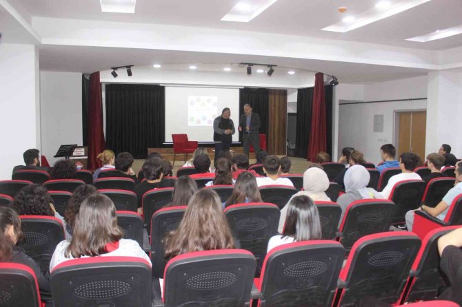 Kariyer Yolculuğundaki Gençler Hem Eğlendi Hem Motive Edildi