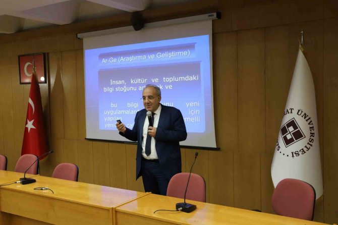 Fü’de Tübi̇tak 2209-a Proje Yazma Eğitimleri Verildi