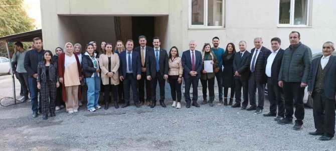 Hakkari’deki Çiftçilere Buğday Ve Tohum Desteği