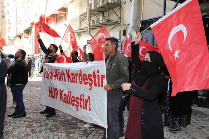Annelerin Evlat Nöbeti 35’inci Haftada