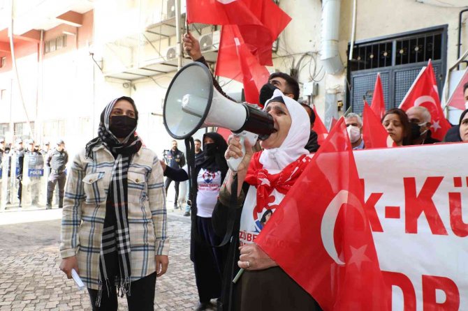 Annelerin Evlat Nöbeti 35’inci Haftada