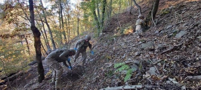 Osmaniye, Gaziantep Ve Kilis’te ‘Eren Abluka Sonbahar-kış-8-amanoslar Şehit Jandarma Astsubay Kıdemli Başçavuş Ferhat Gedik Operasyonu’ Başlatıldı