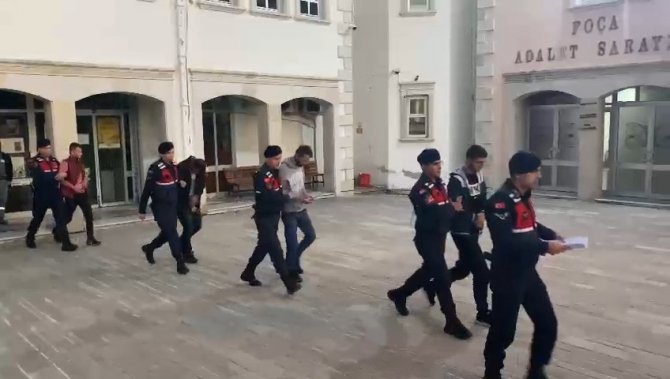 Yazlık Evlere Giren Hırsızlar Çaldıkları Malzemelerle Yakayı Ele Verdi