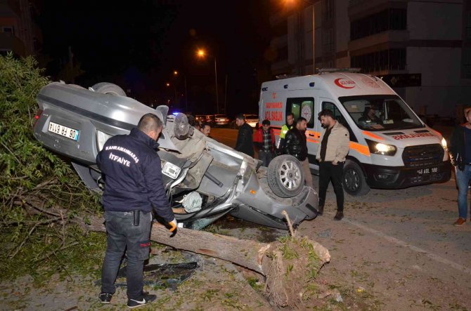 Ağaca Çarpıp Takla Atan Otomobilin Sürücüsü Ağır Yaralandı