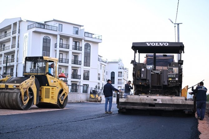 450 Ton Asfalt Kullanıldı, İki Sokağın Çehresi Değişti