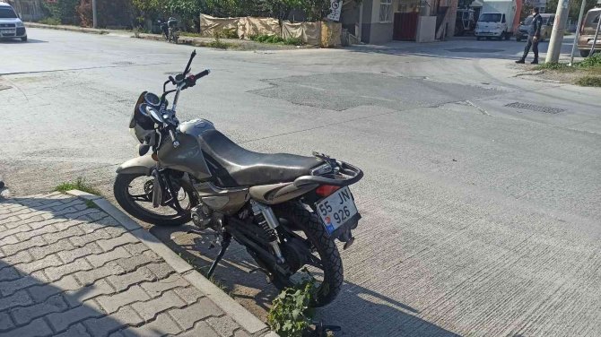 Pikabın Çarptığı Motosiklet Sürücüsü Yaralandı