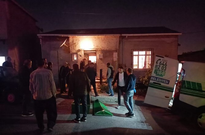 Yaşlı Adam Evinin Banyosunda Ölü Bulundu