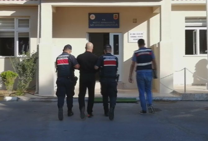 Mersinde "Balina Kusmuğu" İle Tarihi Eserler Ele Geçirildi