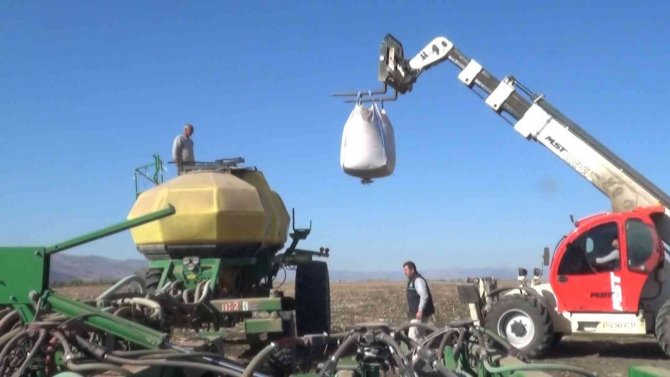 Muş Ovası’nda Buğday Ekim Mesaisi