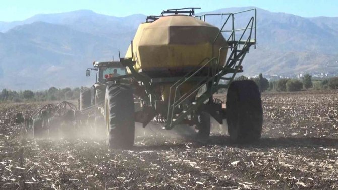 Muş Ovası’nda Buğday Ekim Mesaisi