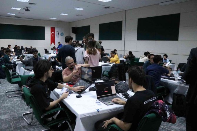 Niğde’de ’Tc Kimlik Kartı Ve Yüz Tanıma İle Mobilde Ödeme Hackathonu’ Başladı