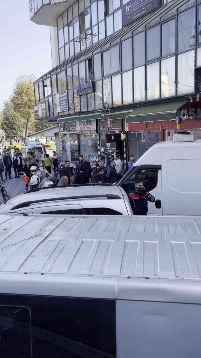 Elektronik Kelepçesini Çözüp Dehşet Saçtı: 2 Yaralı