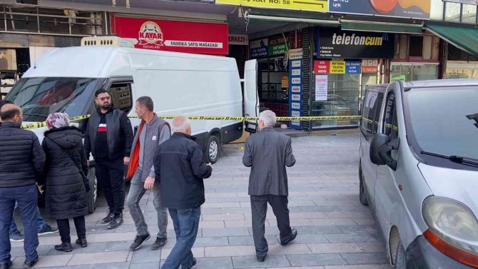 Elektronik Kelepçesini Çözüp Dehşet Saçtı: 2 Yaralı