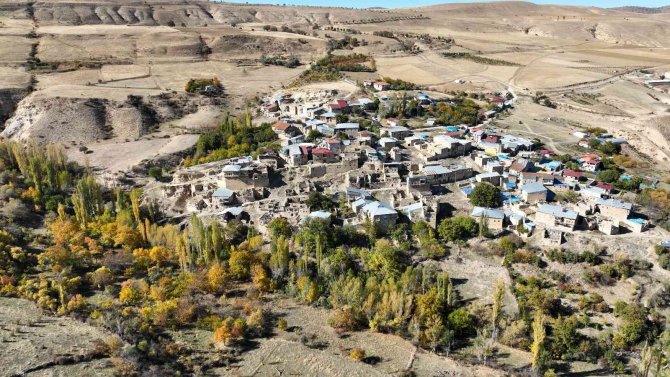 Orta Çağ Film Setini Andırıyor, Turizme Kazandırılacak