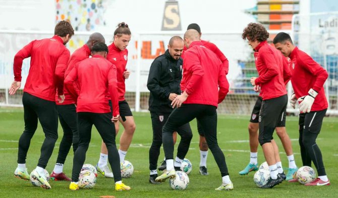 Eroğlu: "Göztepe Maçını Kazanmalıyız"