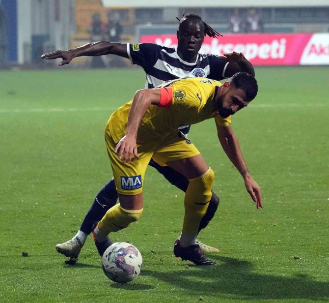 Spor Toto Süper Lig: Kasımpaşa: 0 - Mke Ankaragücü: 0 (İ̇lk Yarı)