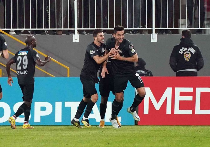 Spor Toto Süper Lig: Ümraniyespor: 2 - Corendon Alanyaspor: 0 (İ̇lk Yarı)